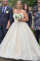 Dreamyannie Plus Size Wedding Dresses Sweetheart Neck A Line Bridal Gowns with Lace Appliques