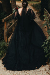 Dreamyannie Black Plus Size Wedding Dress Short Sleeve A Line V Neck Bridal Gown with Lace Appliques