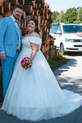 Dreamyannie A Line Plus Size Wedding Dress Off the Shoulder Lace Up Bridal Gown